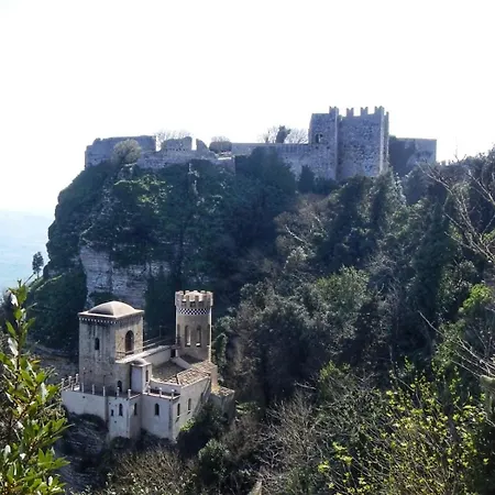 Casa Granata 게스트하우스 4*